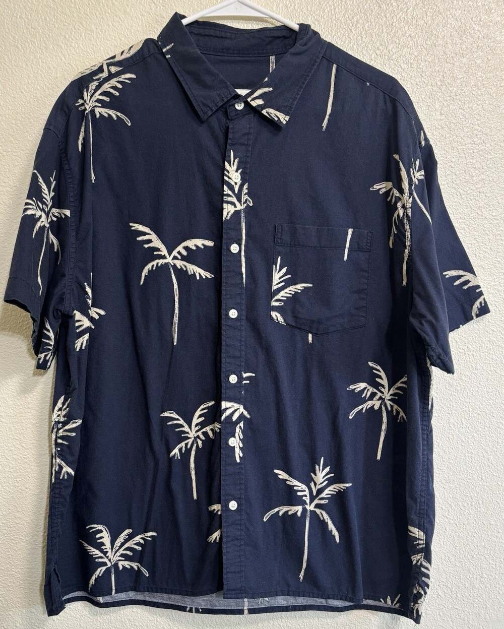 Hawaiian Button Up Shirt Mens Size L Blue Palm Tree Tropical Vacation Resort